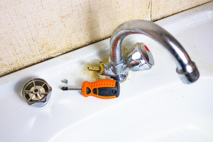 How to Choose the Perfect Finish for Your Bathroom Faucet Replacement